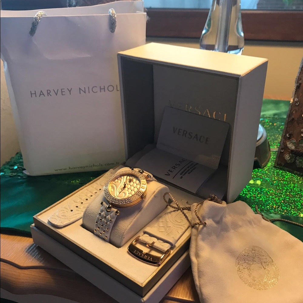 Authentic Versace watch - Picture 3 of 9